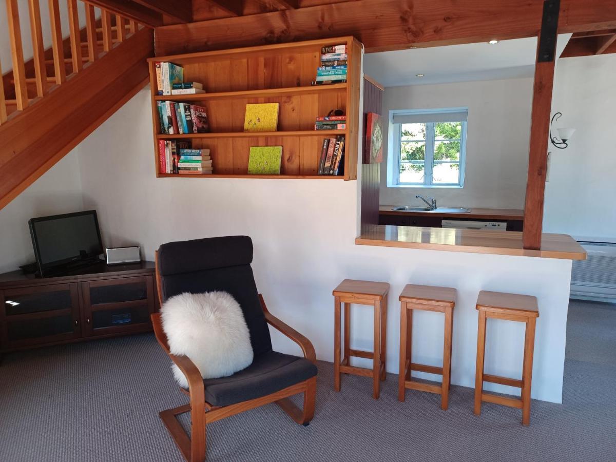 Pirita Vineyard Cottage. Upper Moutere Экстерьер фото